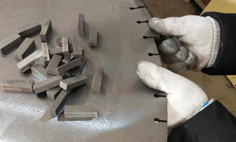 Synthetic Industrial Diamonds in Saw Blades Synthetic Industrial Diamonds in Saw Blades