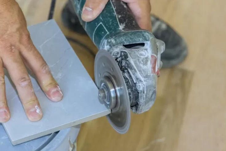 Cut Porcelain Tiles with a Diamond Blade Cut Porcelain Tiles with a Diamond Blade