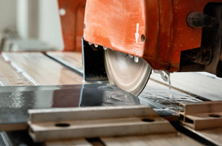 Prepare the Tile Saw Prepare the Tile Saw