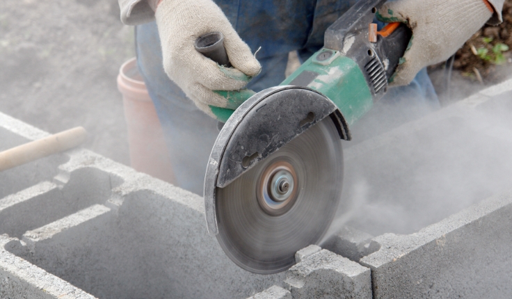 Cut concrete with a circular saw