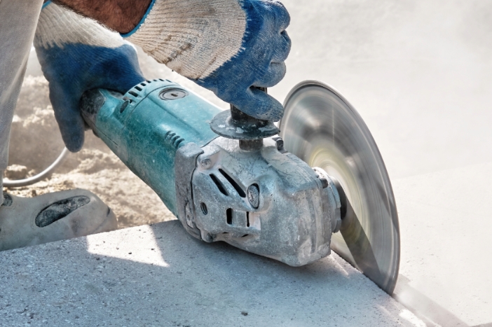 Cut concrete with a circular saw