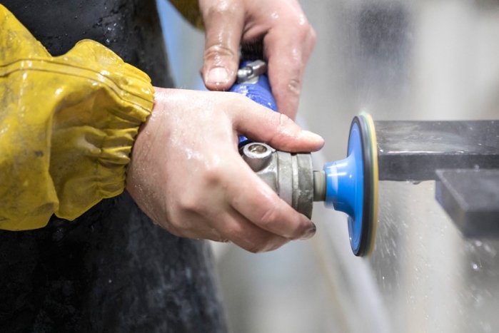 Wet polishing pad